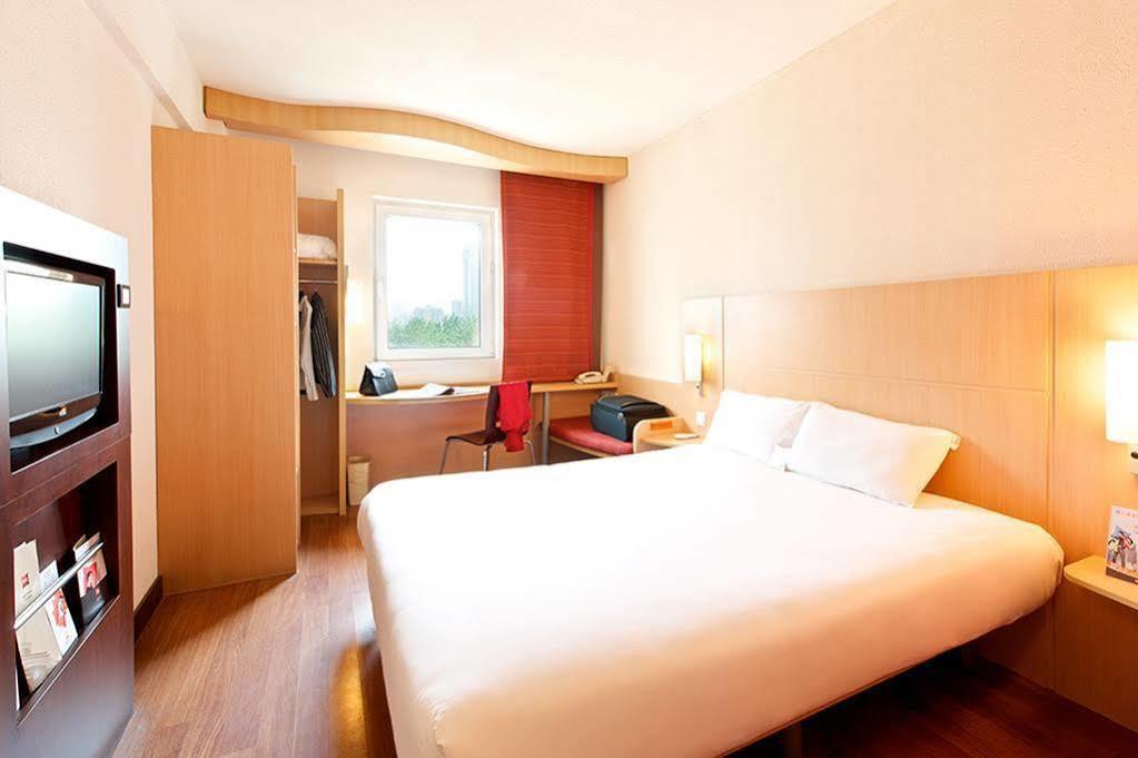 Ibis Ningbo Qianhu Plaza Hotel Luaran gambar