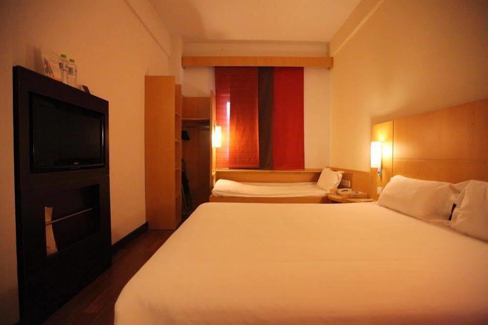 Ibis Ningbo Qianhu Plaza Hotel Luaran gambar