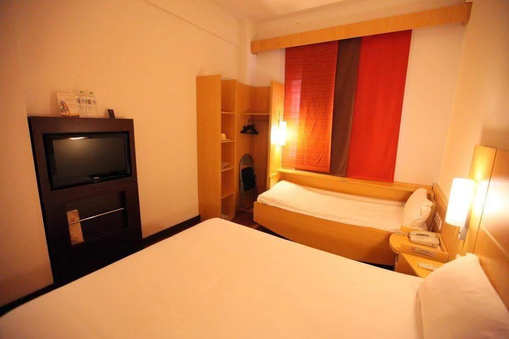 Ibis Ningbo Qianhu Plaza Hotel Luaran gambar